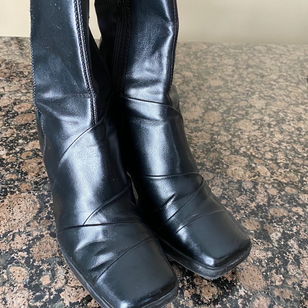 Boots Size 8 1/2